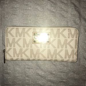 Michael Kors Jet Set Saffiano Wallet